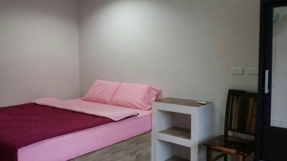 Sairee Center Guesthouse