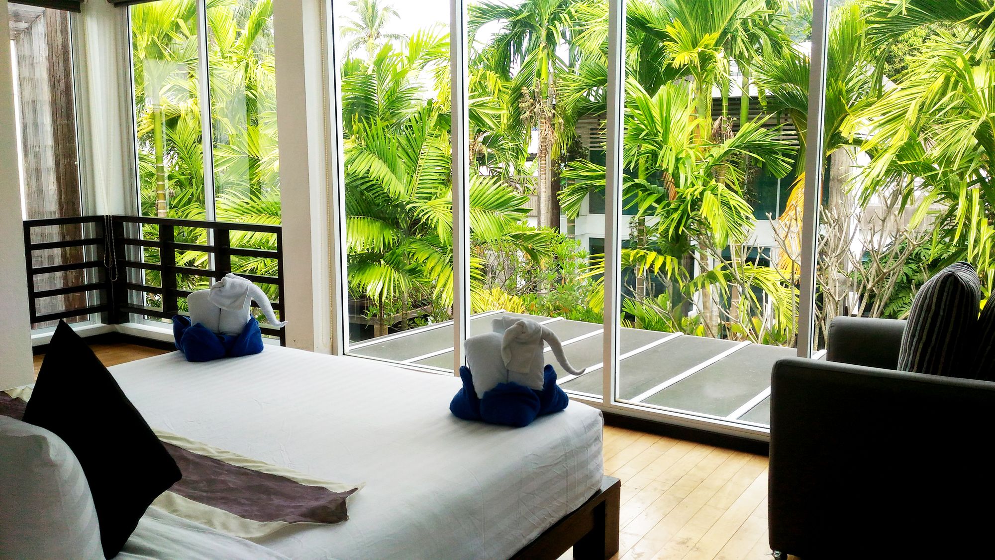 Sairee Hut Resort Koh Tao