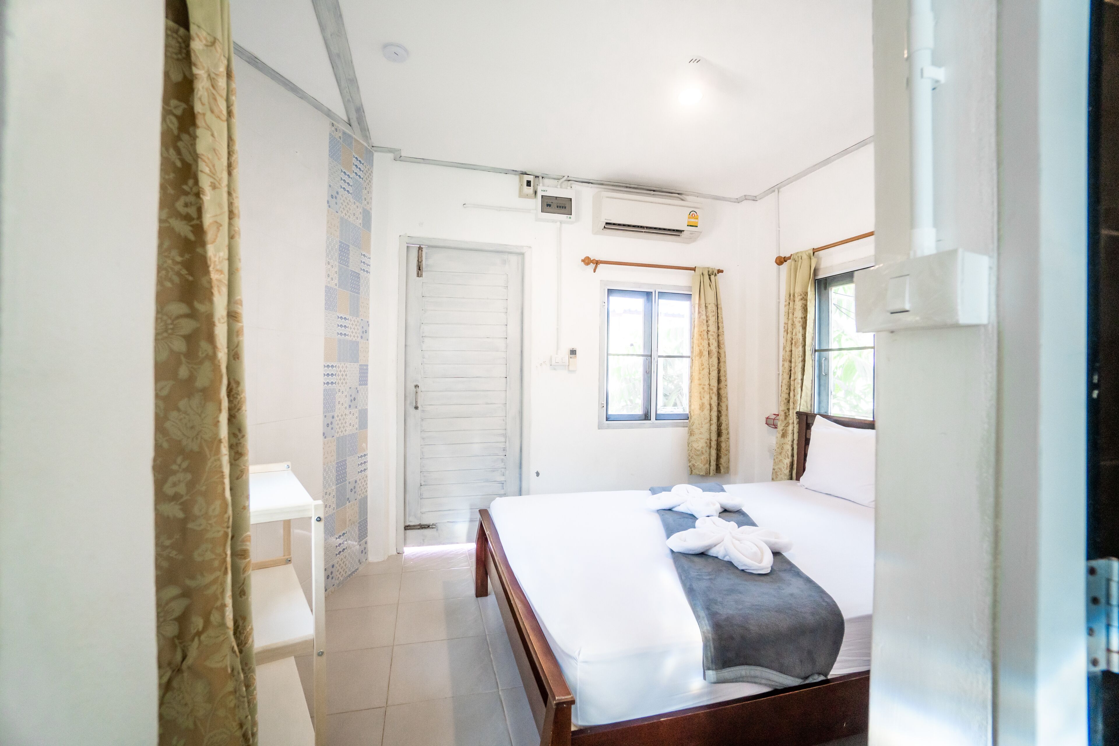 Slumber Party Beach Koh Tao