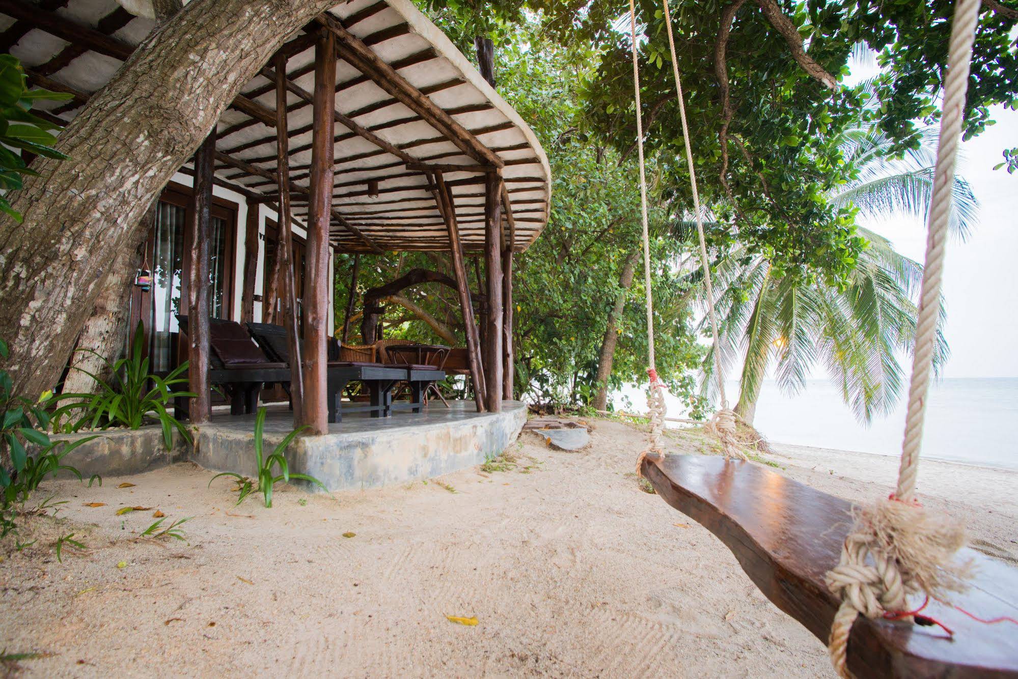 B52 Beach Resort
