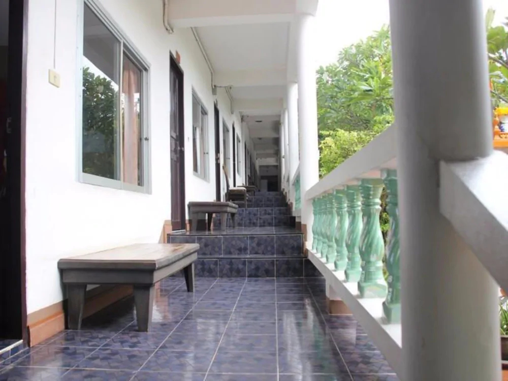 Baan Talay Guesthouse & Dormitory