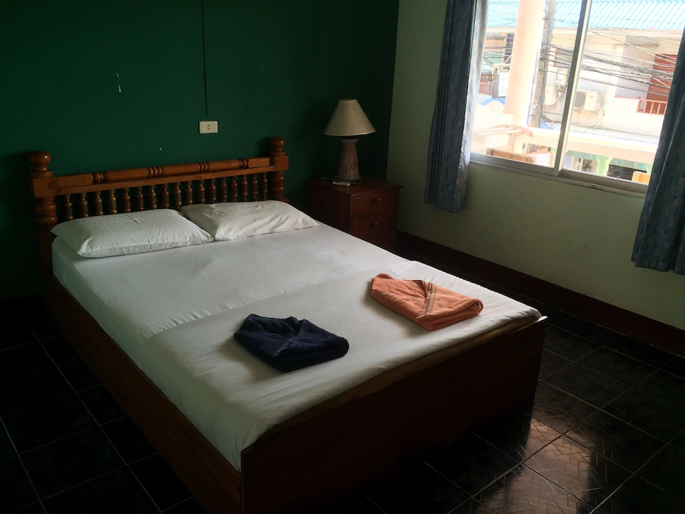 Baan Talay Guesthouse & Dormitory