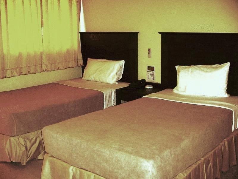 Drop In Club Resort & Spa