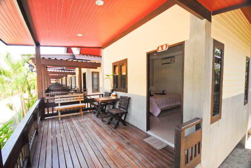 Haad Yao Bungalows