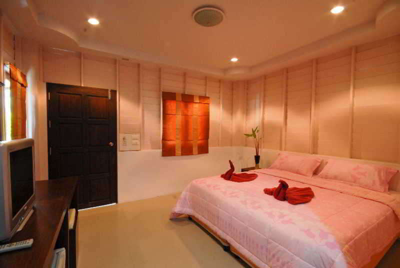 Haad Yao Bungalows