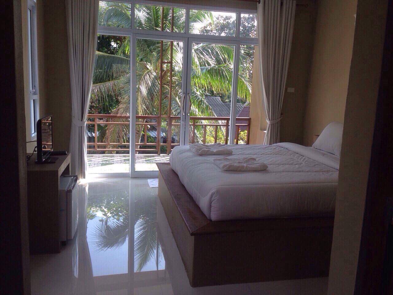 Hut Sun Bungalow