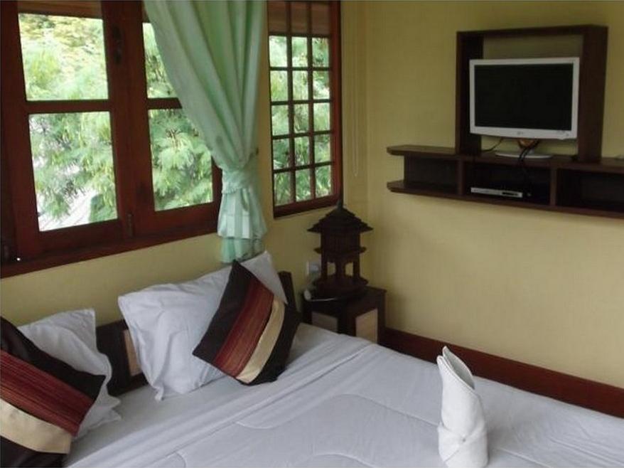 Hut Sun Bungalow