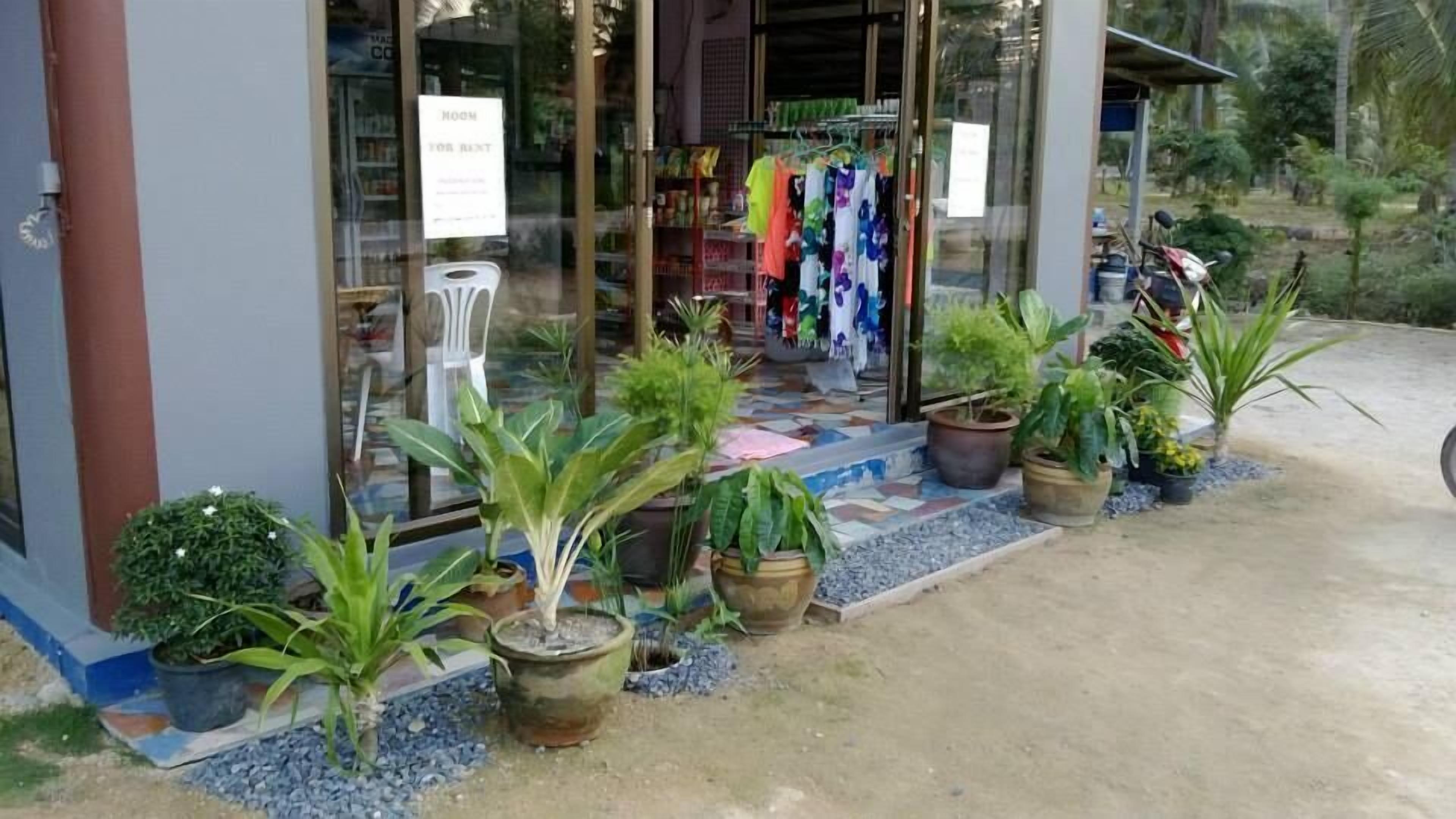Maehaad Garden Inn