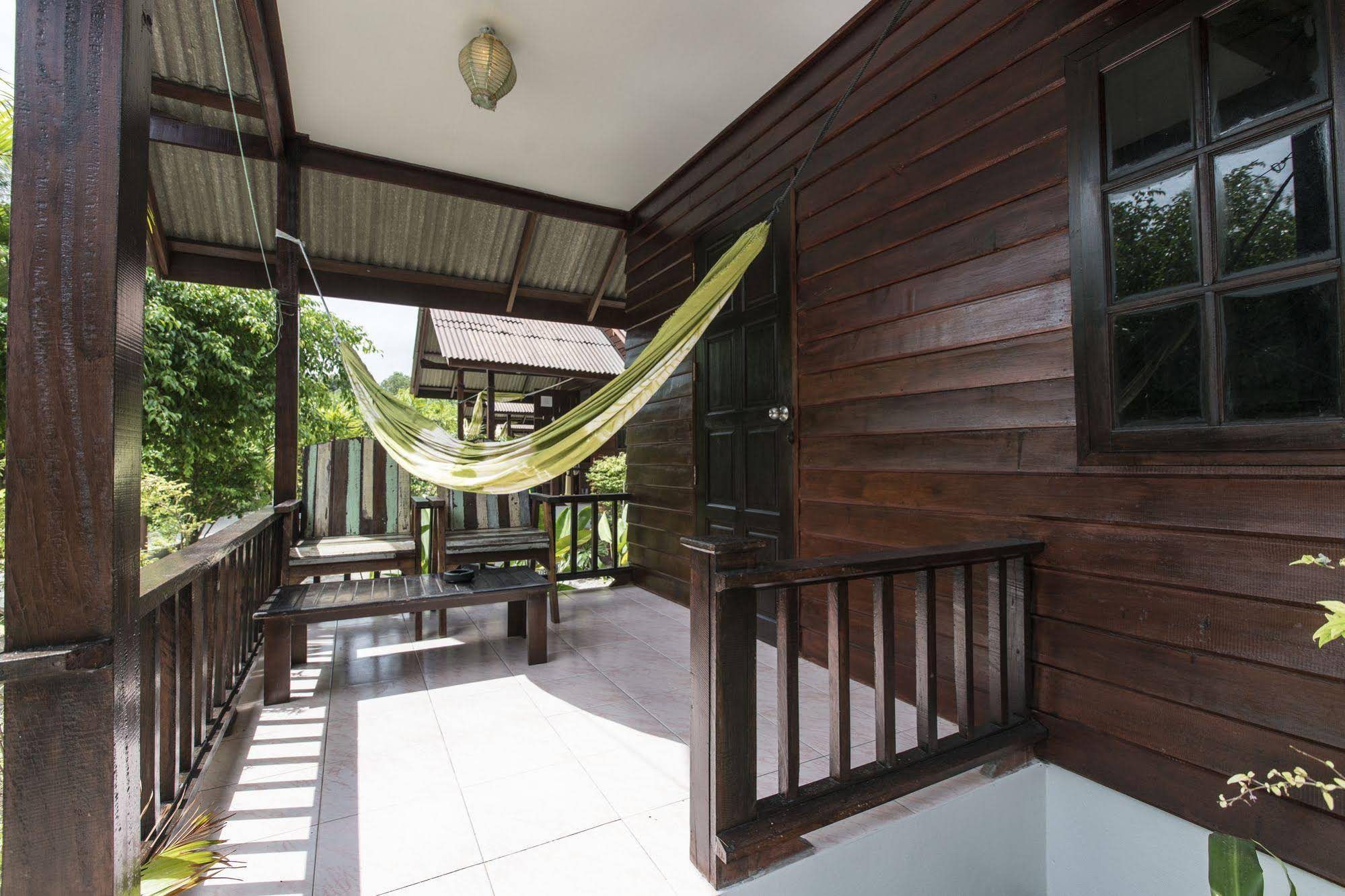 Mikasa Beach House Koh Phangan