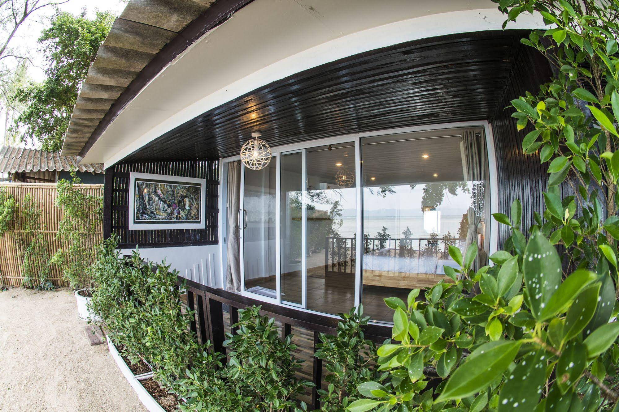 Mikasa Beach House Koh Phangan