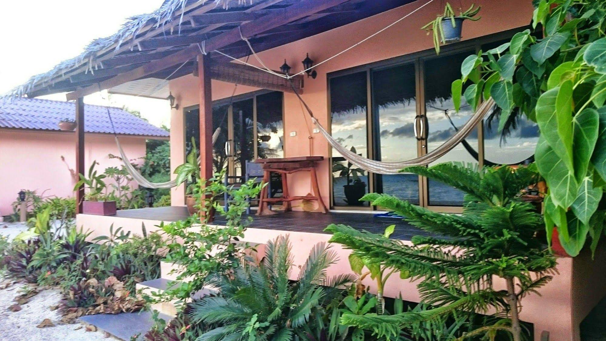 Papillon Bungalows