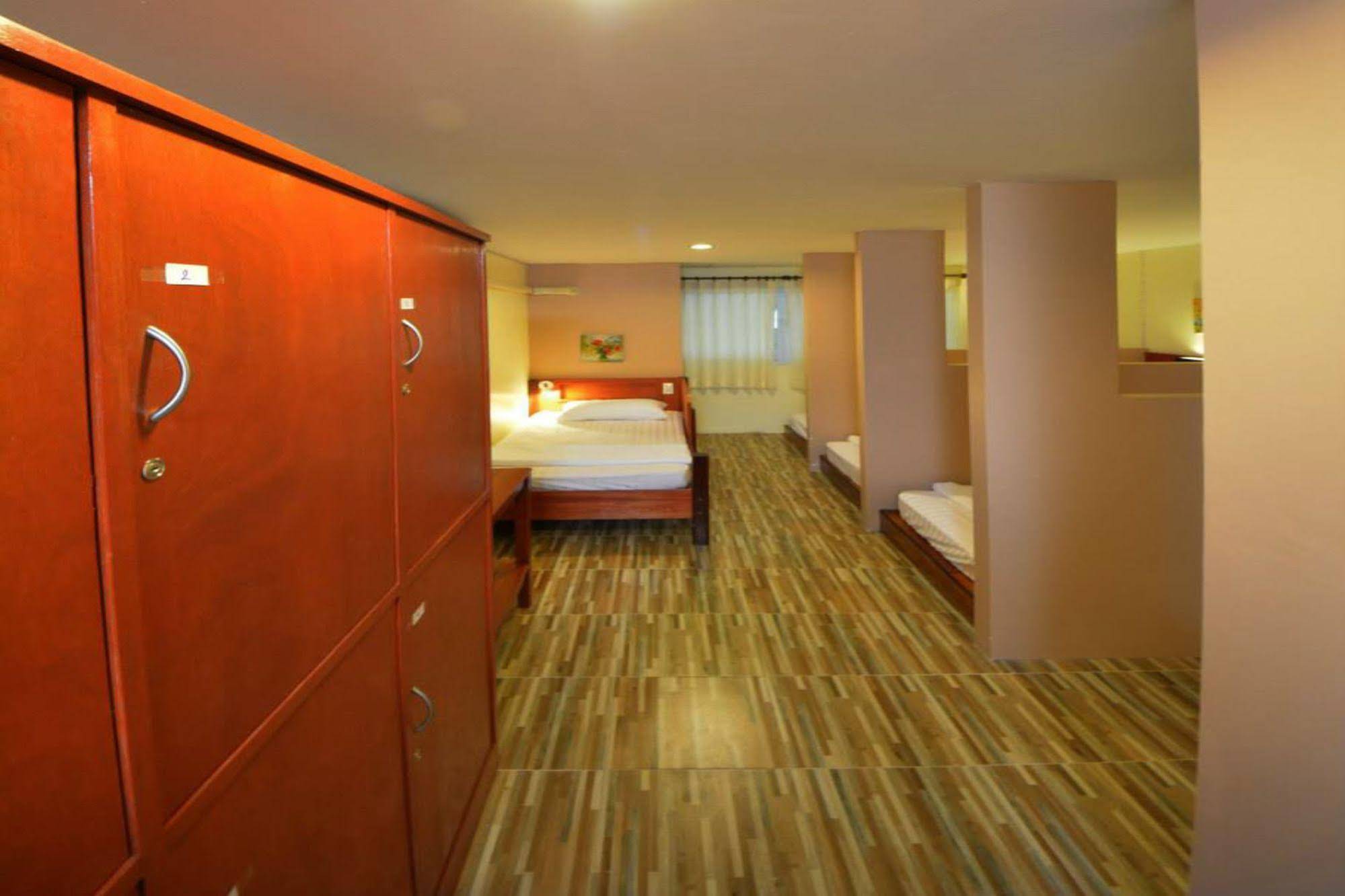 Phangan Barsay Hostel