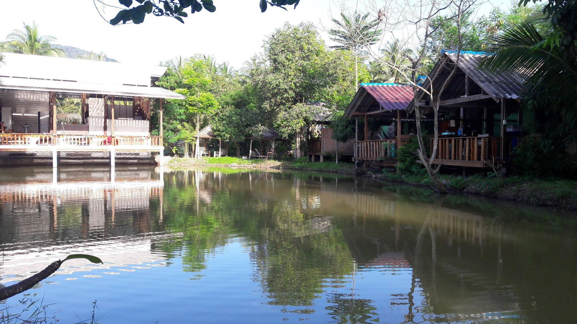 Phangan Farm Stay Resort