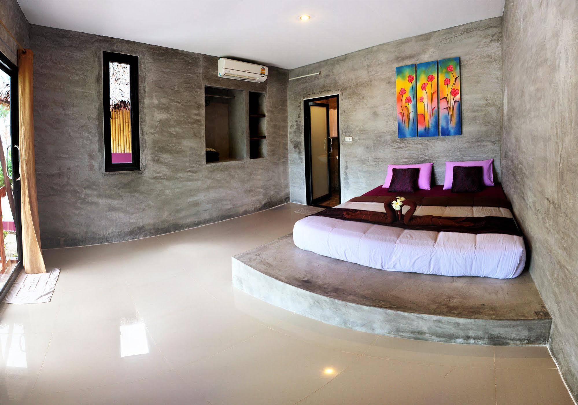 Sabaii Bay Resort