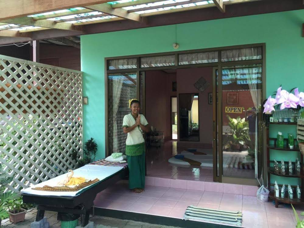 Sandee Bungalows