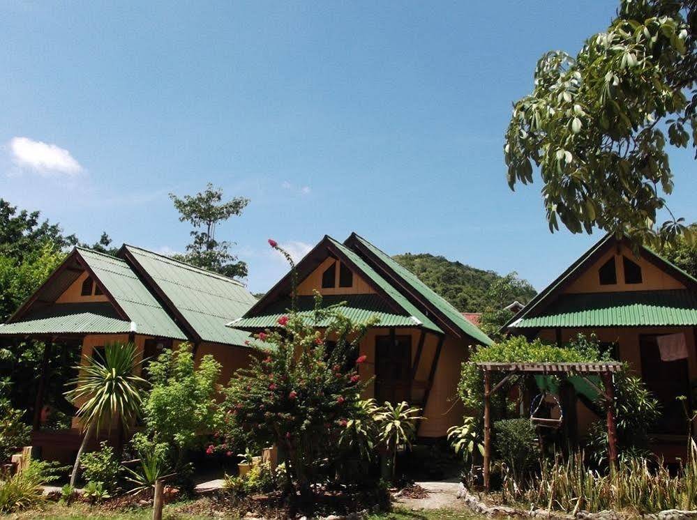 Sandee Bungalows