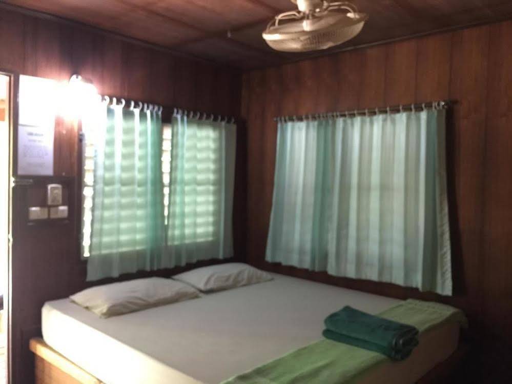 Sandee Bungalows