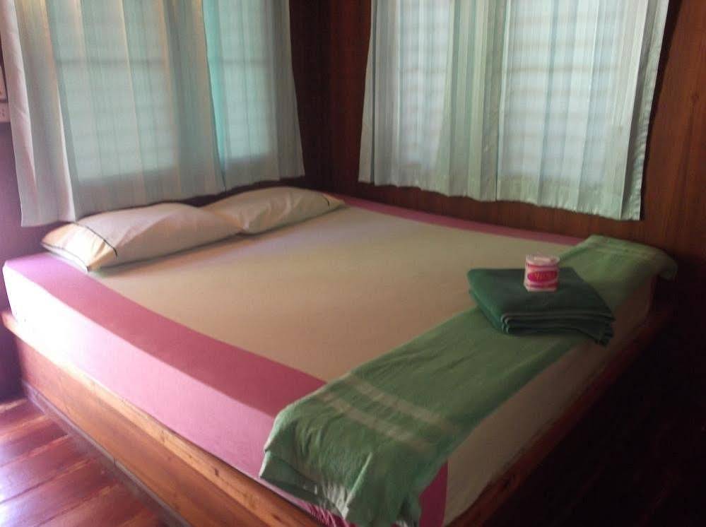 Sandee Bungalows