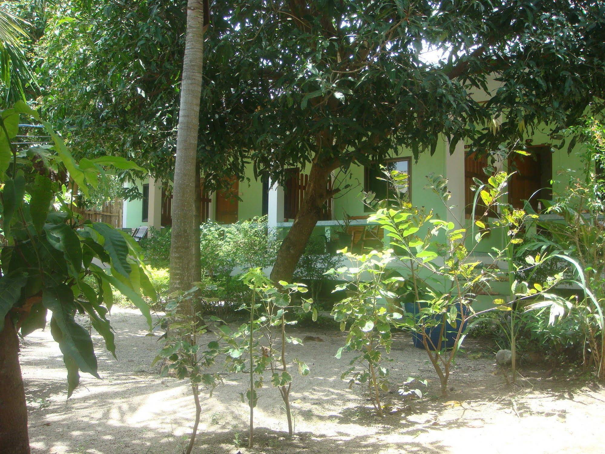 Sandee Bungalows