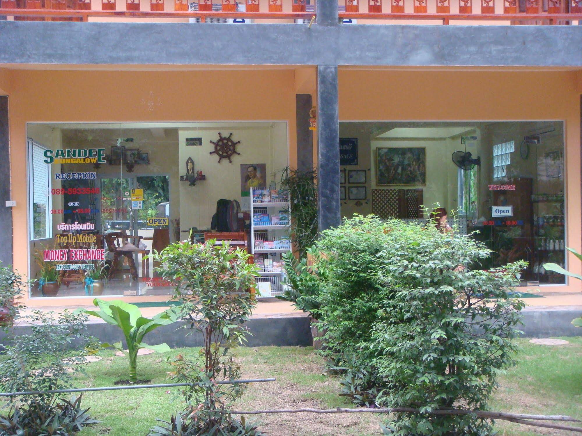 Sandee Bungalows