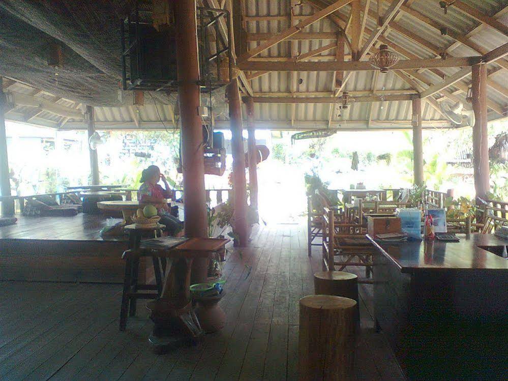 Sea Salad Resort