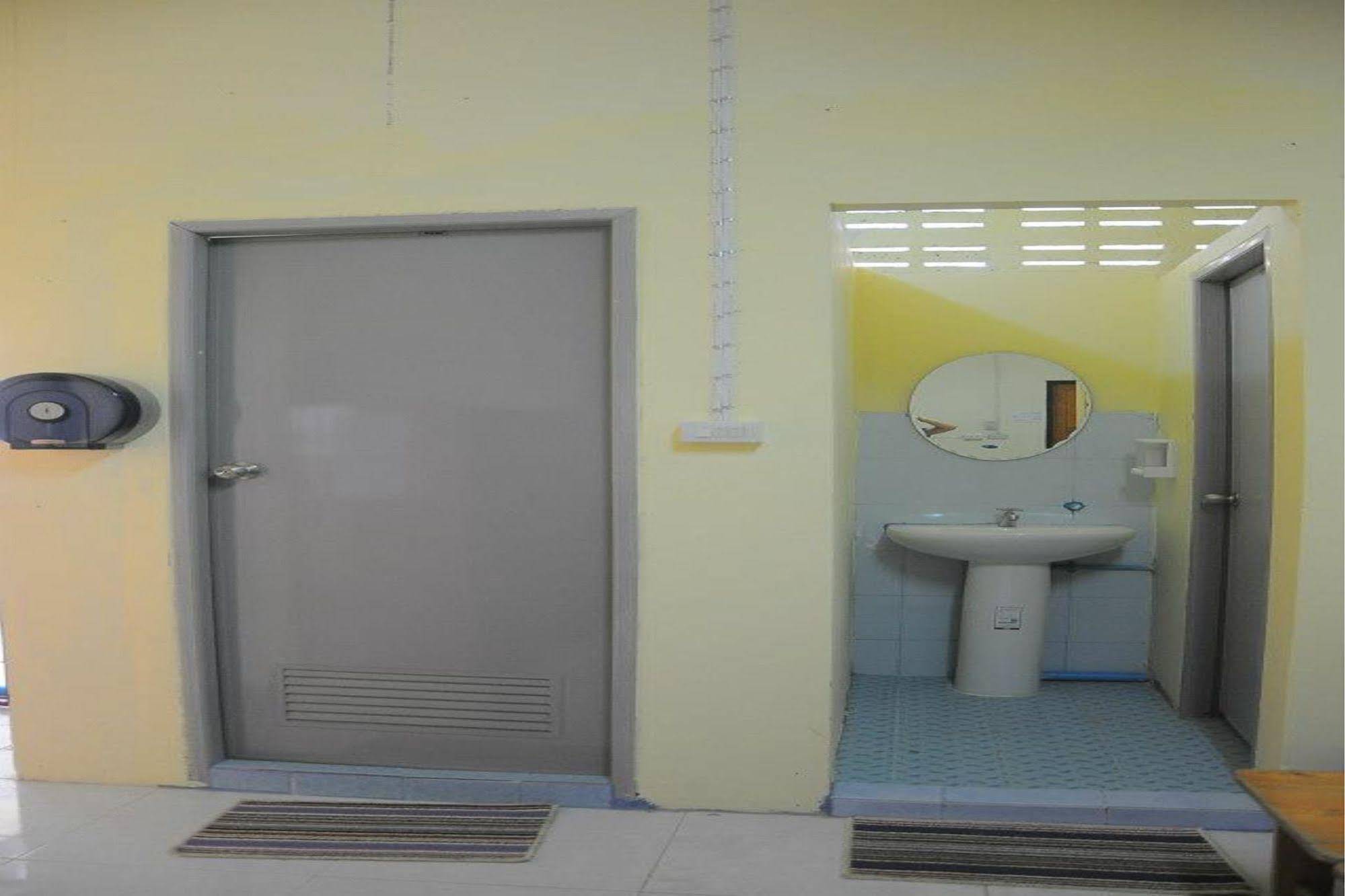 Seventeen Hostel