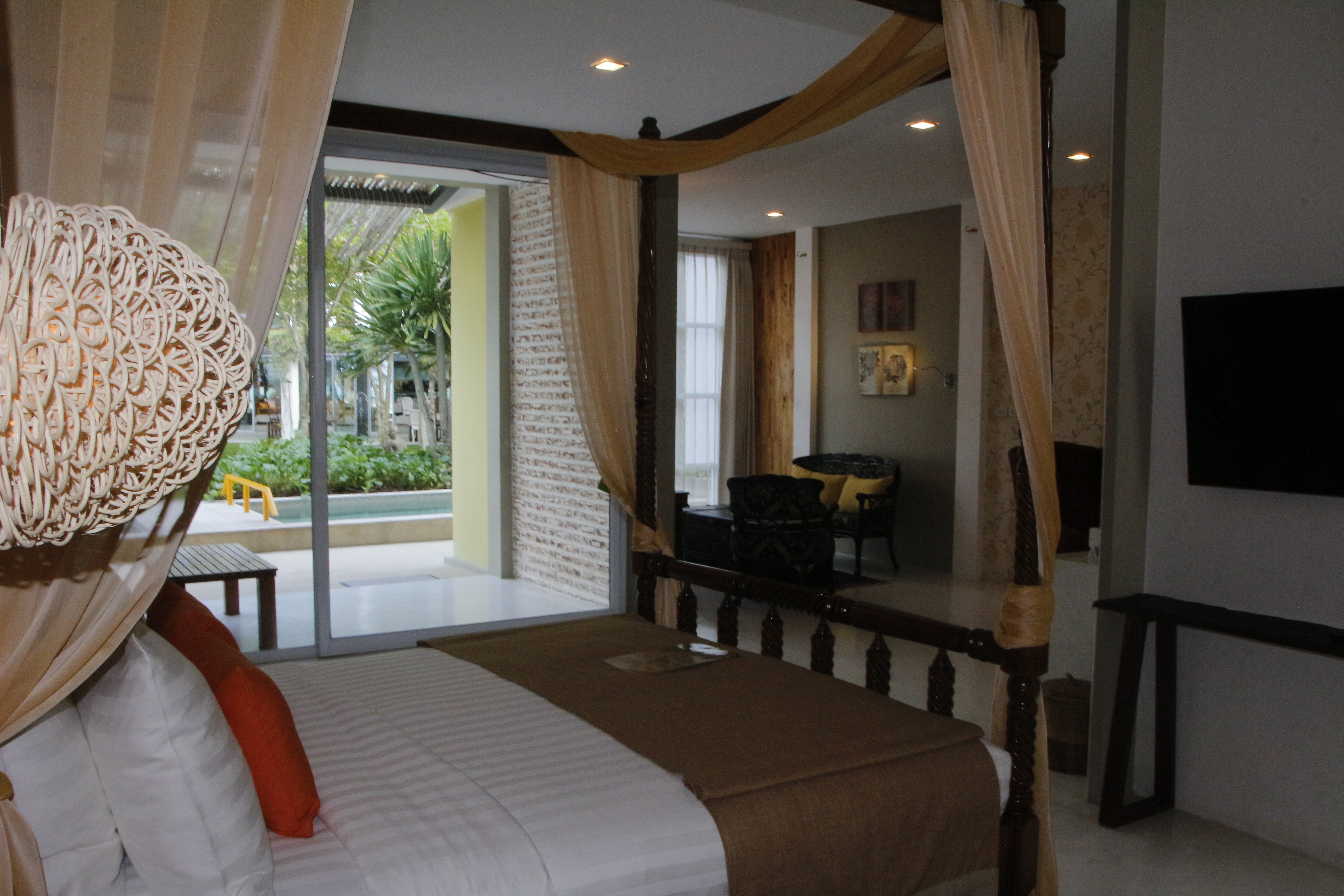 Summer Luxury Beach Resort
