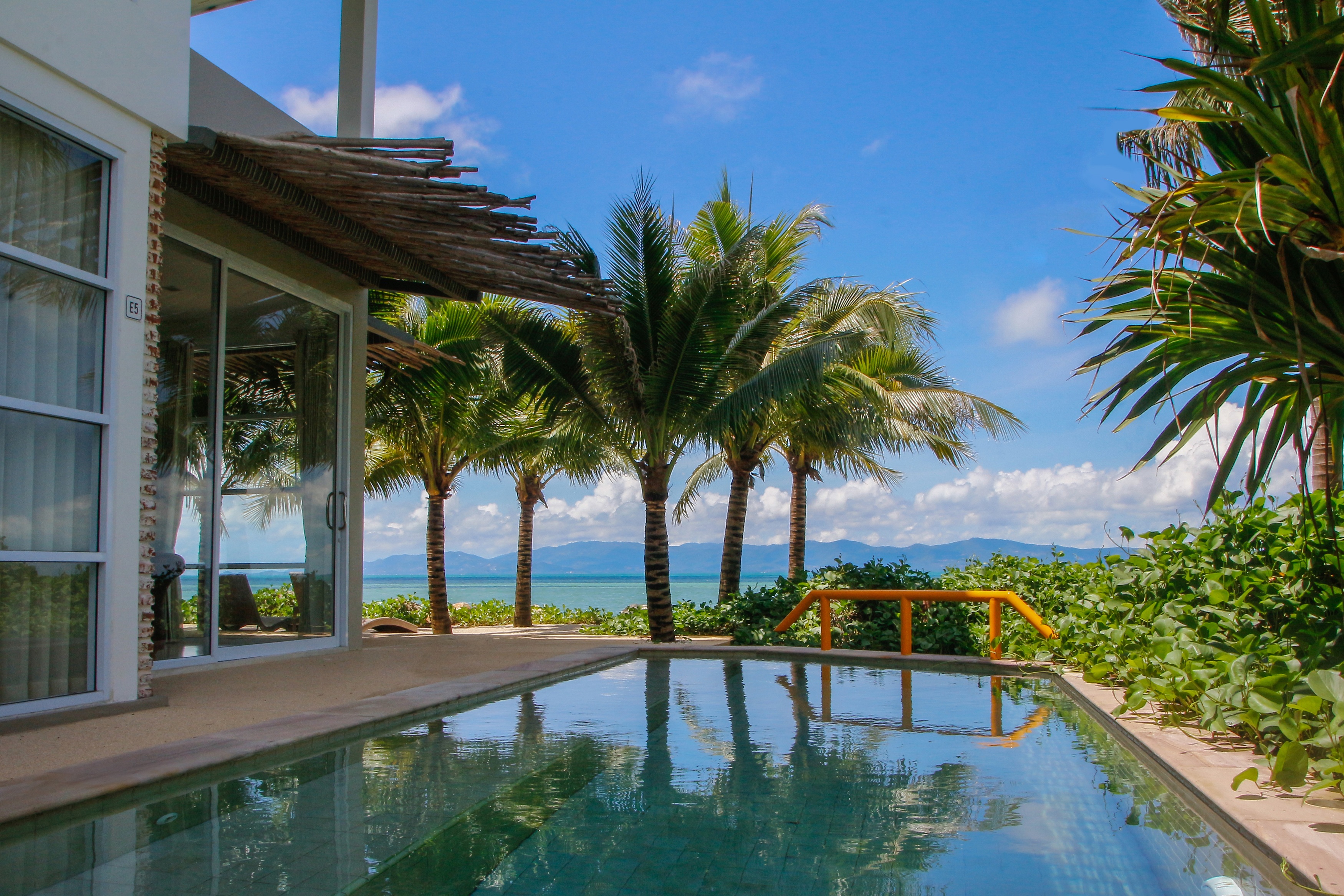 Summer Luxury Beach Resort