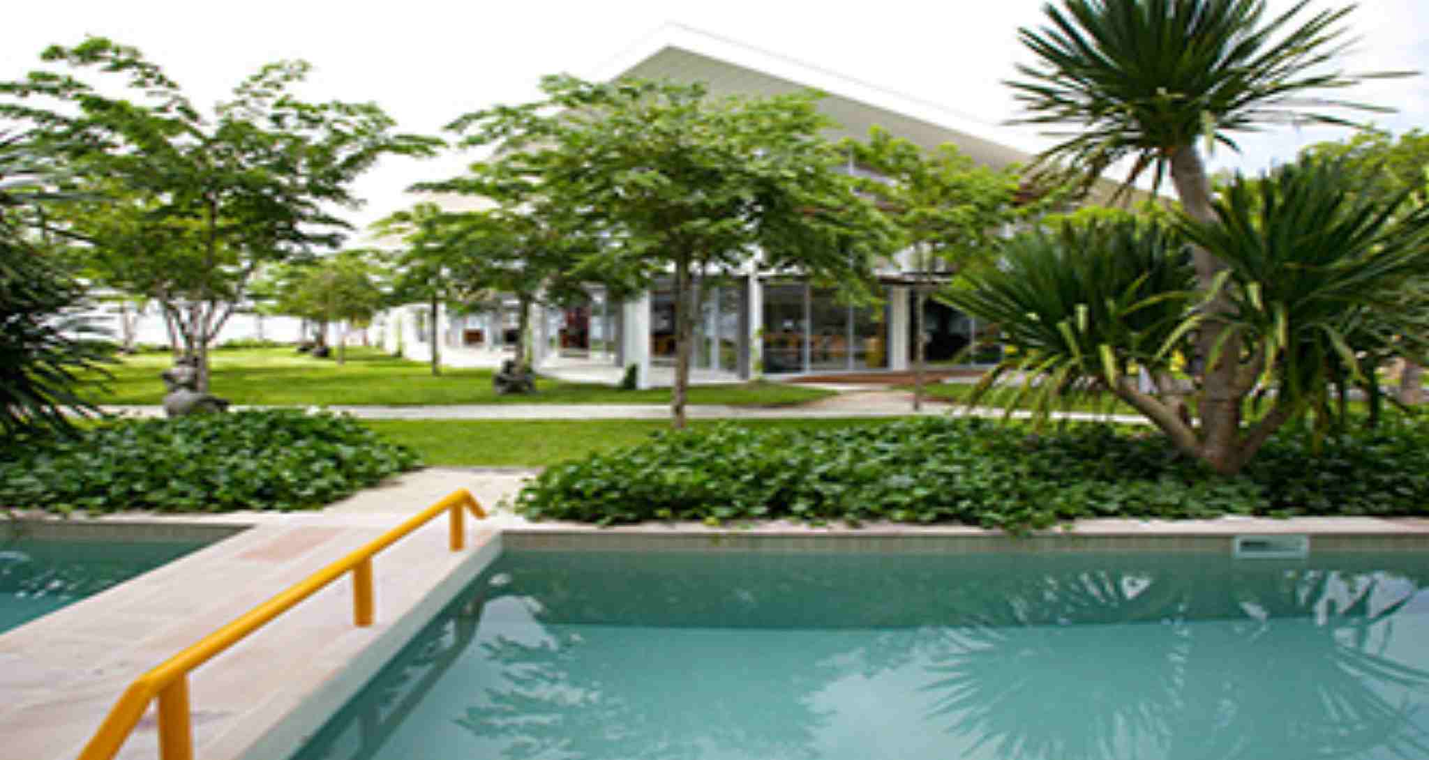 Summer Luxury Beach Resort