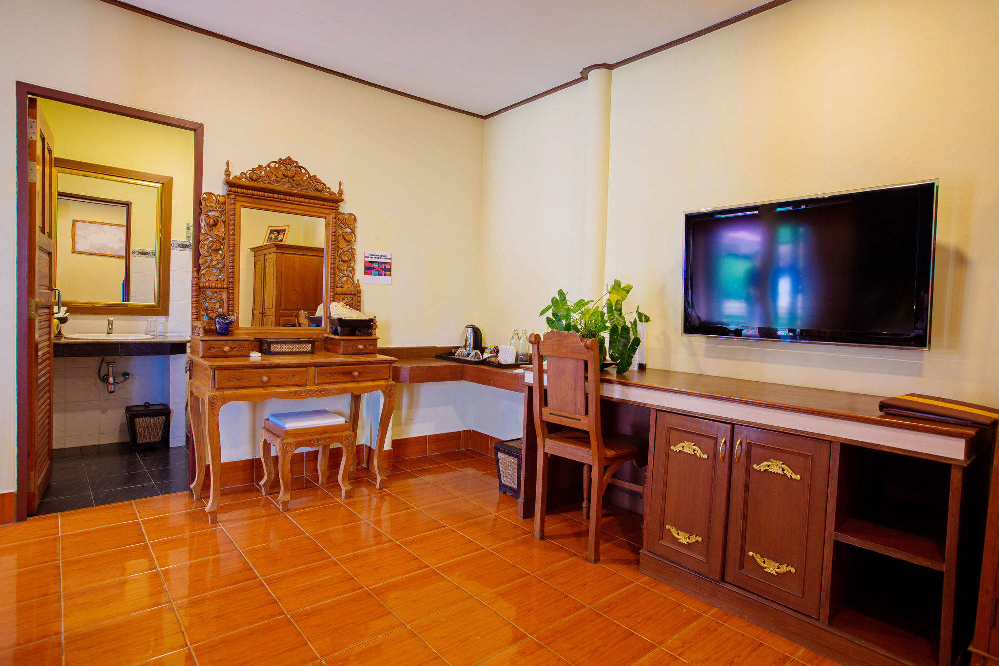 Sunset Beach Club Hotel & Spa