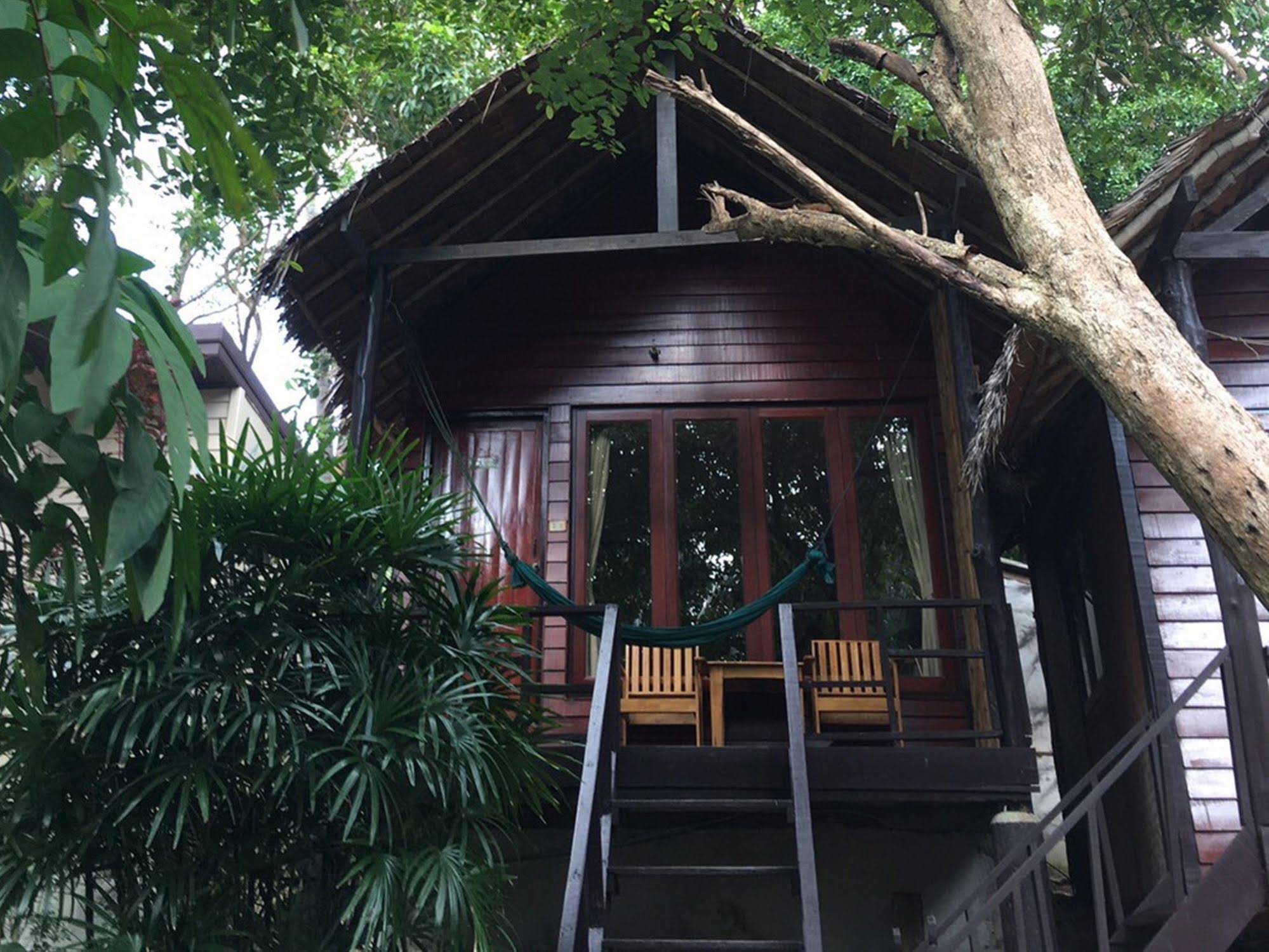 West Coast Beach Resort
