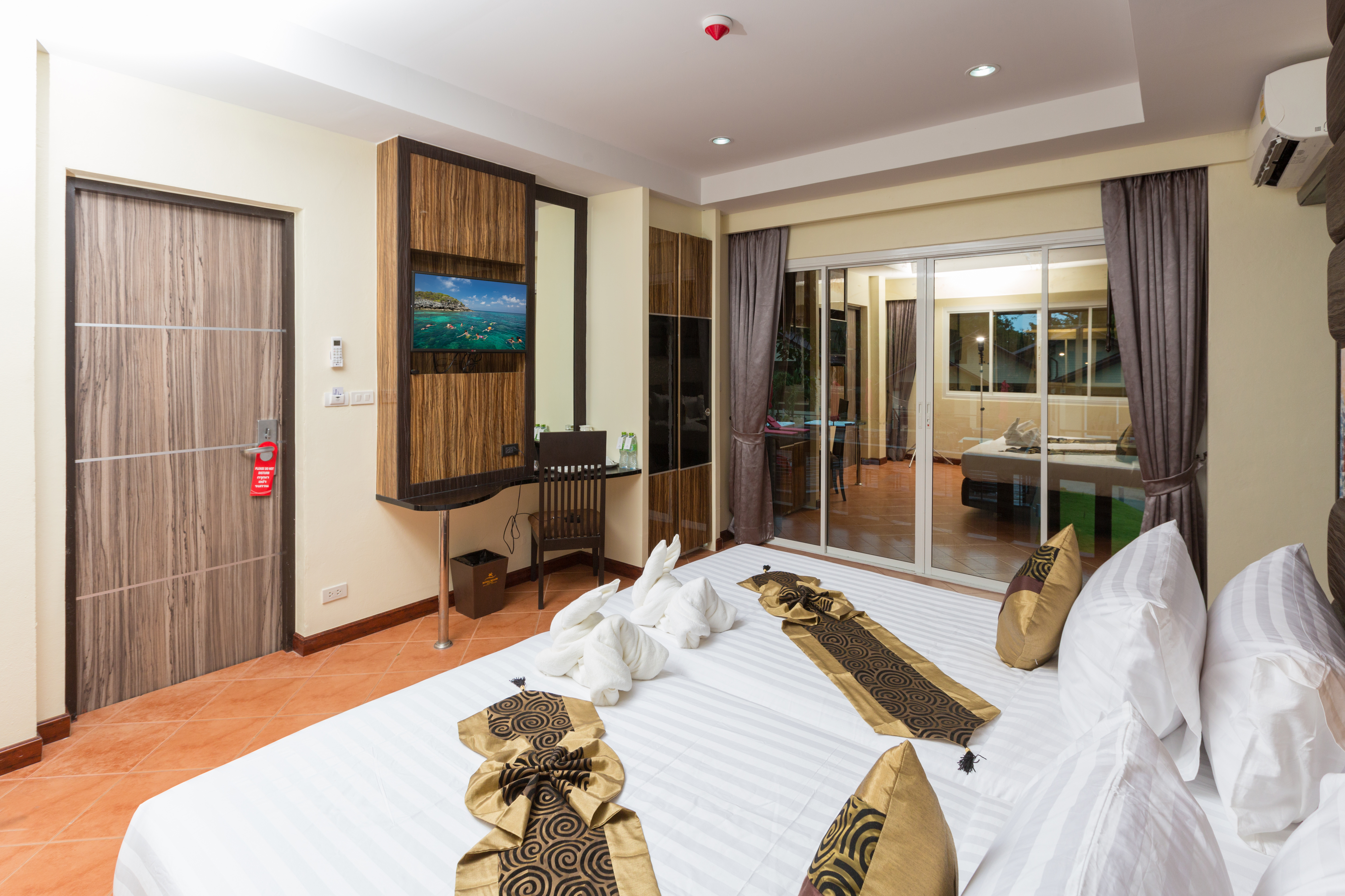 Royal Beach Boutique Resort & Spa
