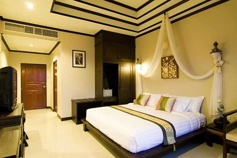 Kanok Buri Resort