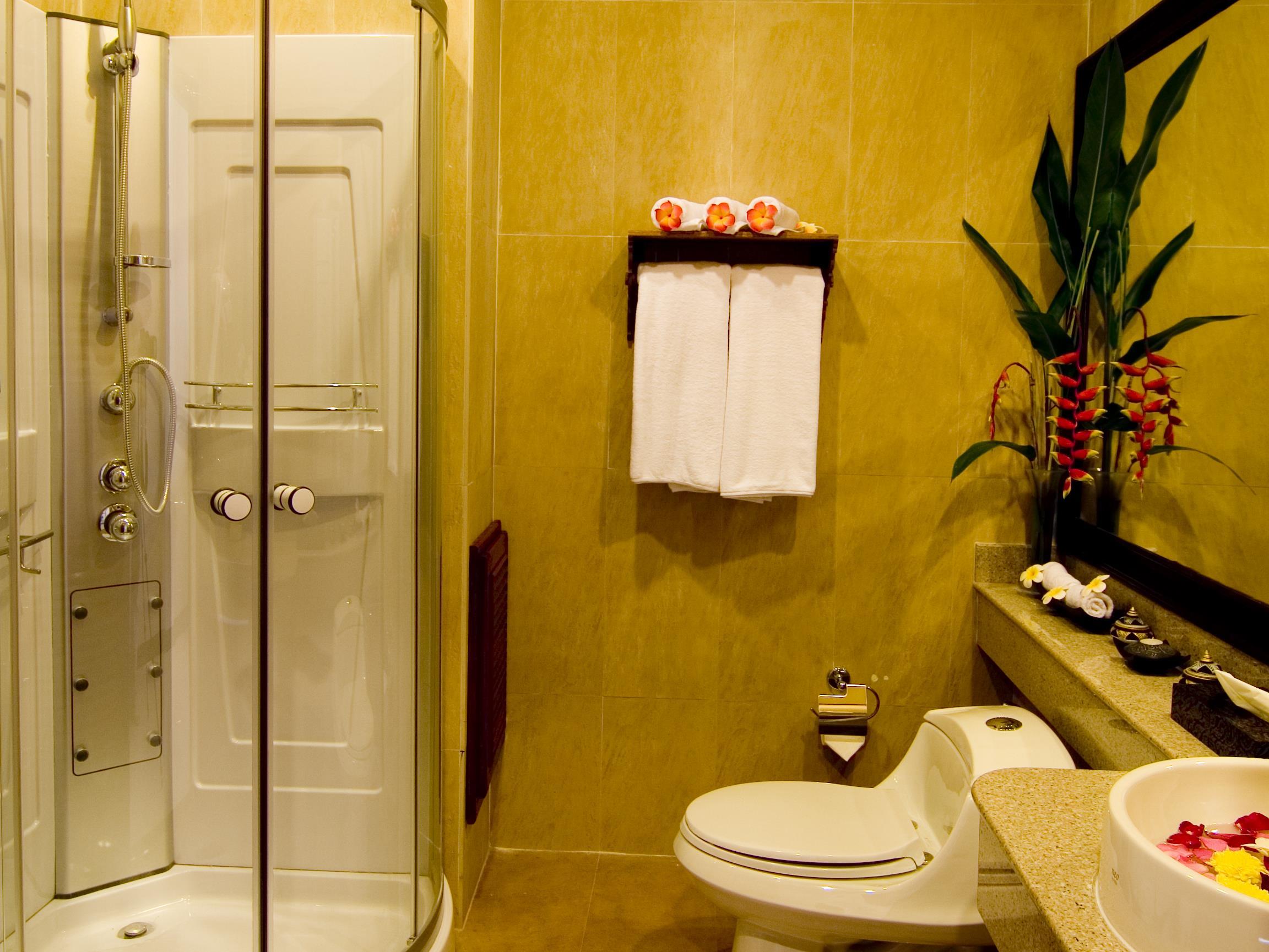 Kanok Buri Resort