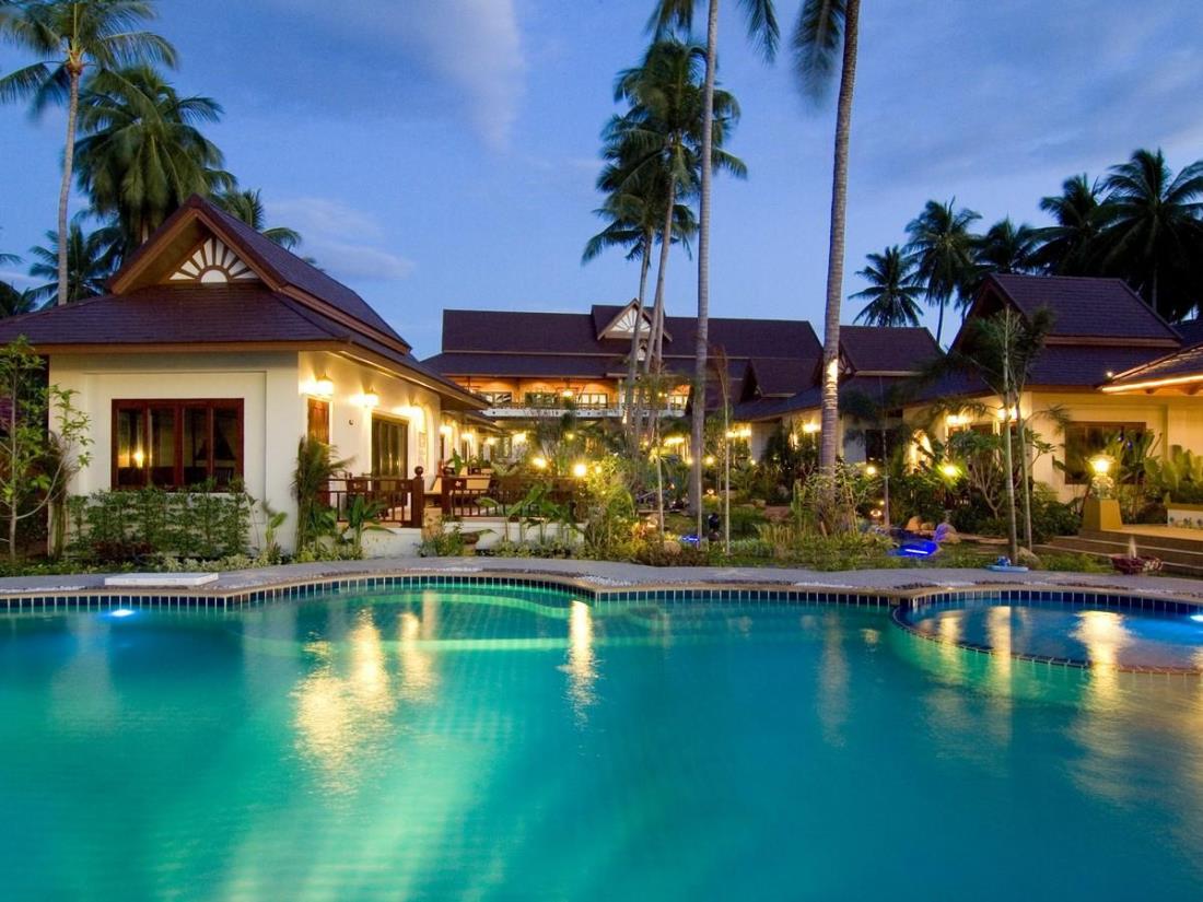Kanok Buri Resort