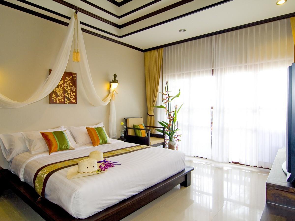 Kanok Buri Resort