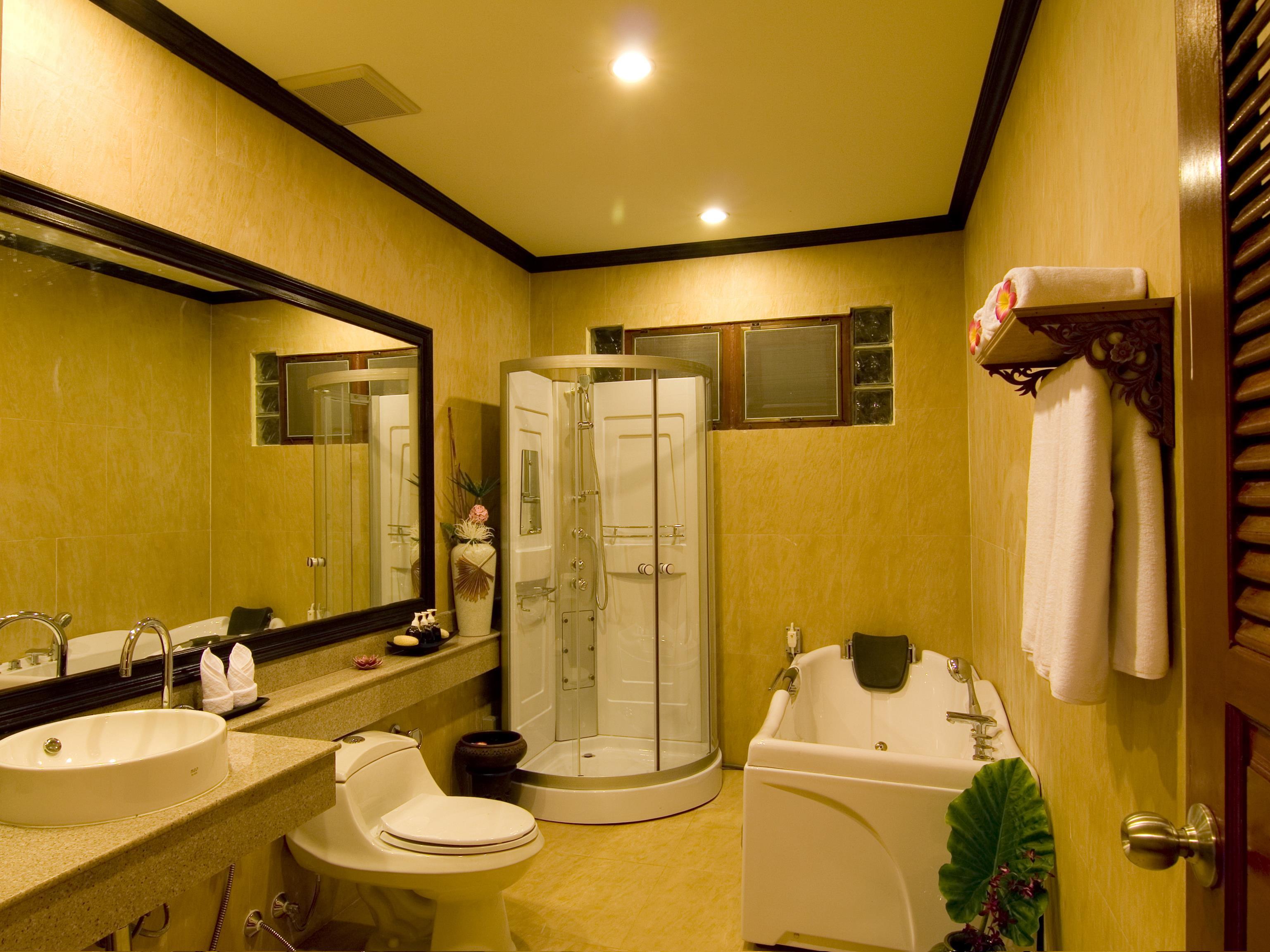 Kanok Buri Resort