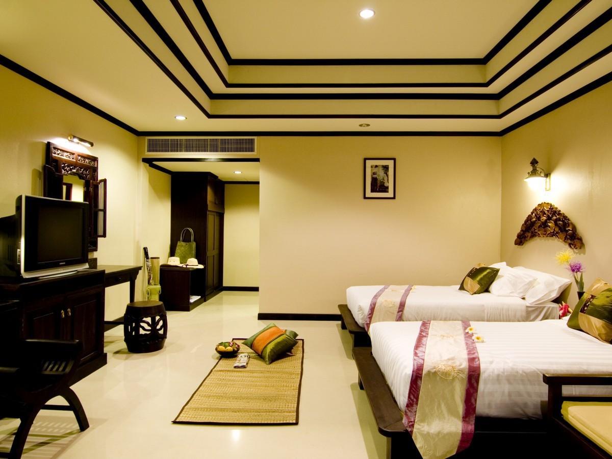 Kanok Buri Resort