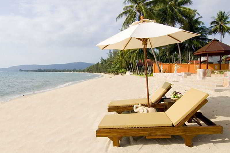 Kanok Buri Resort