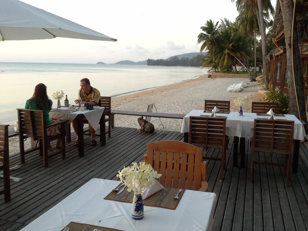 Lipa Lodge Beach Resort