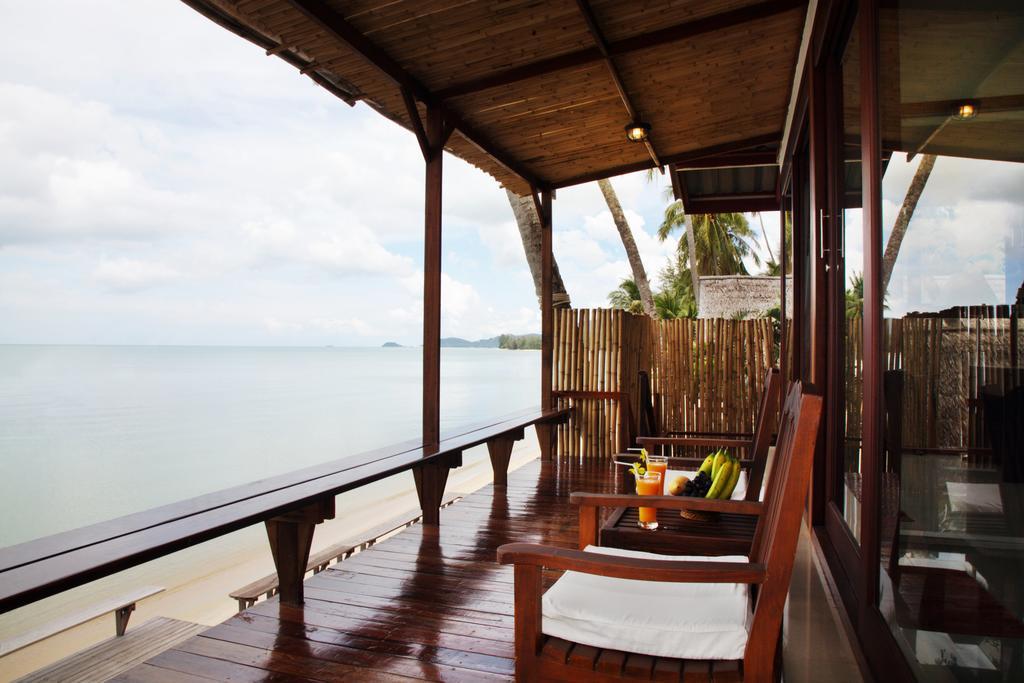 Lipa Lodge Beach Resort