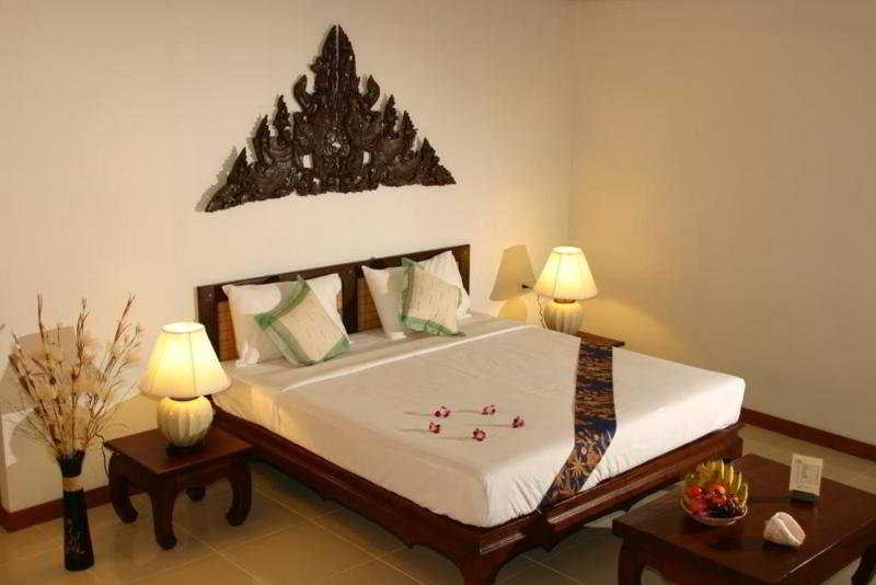 Lipa Lodge Beach Resort