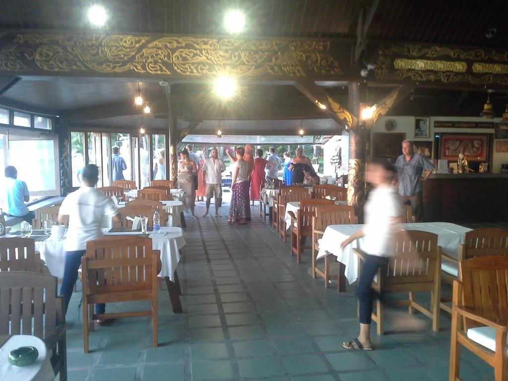 Lipa Lodge Beach Resort