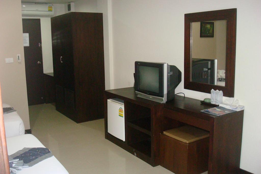 Ampha Place Hotel