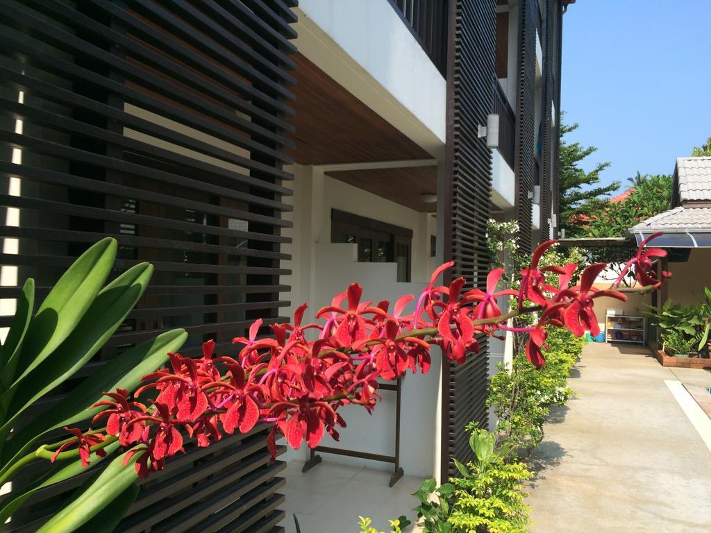 Ampha Place Hotel