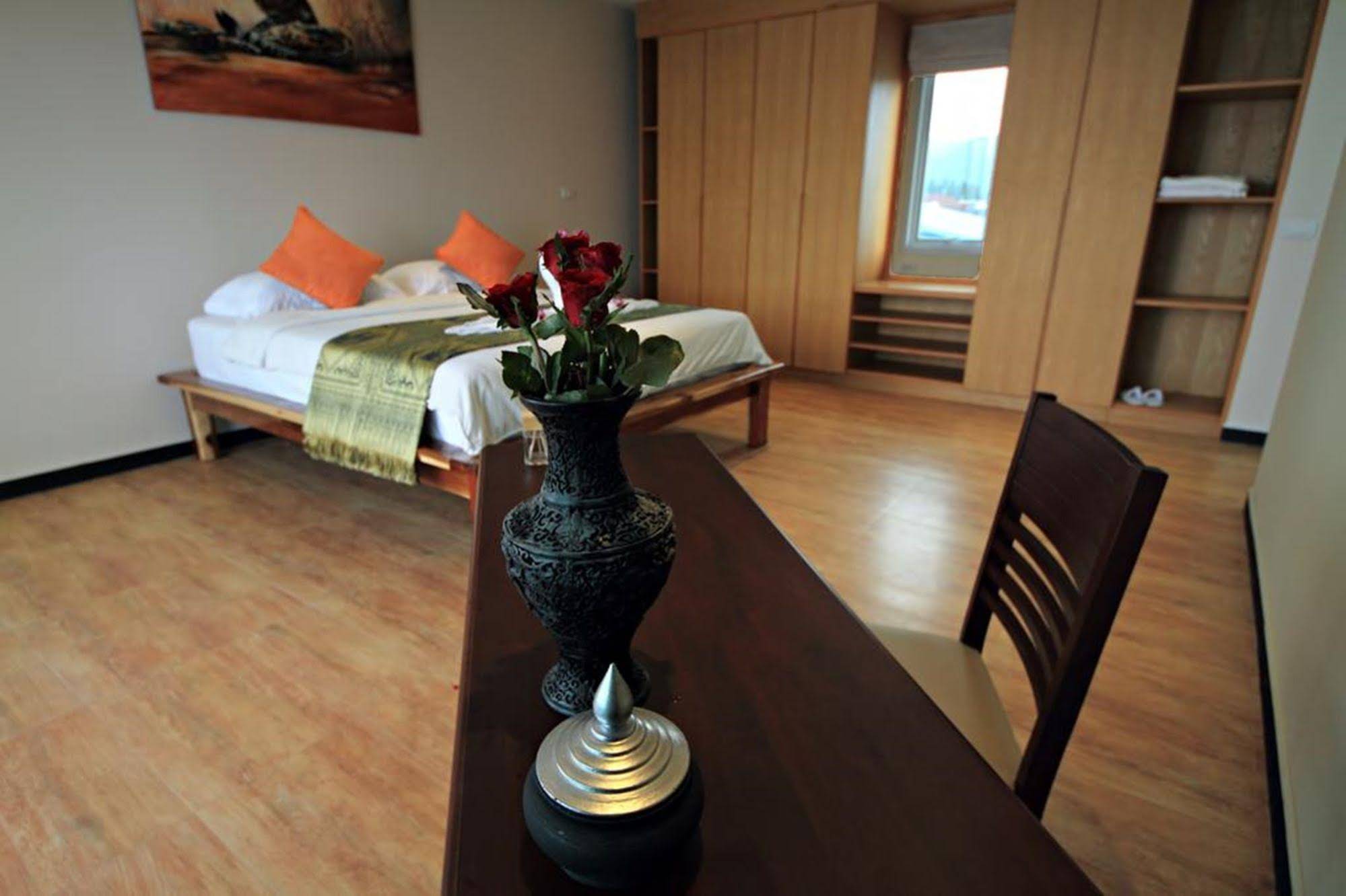 Anjali Koh Samui
