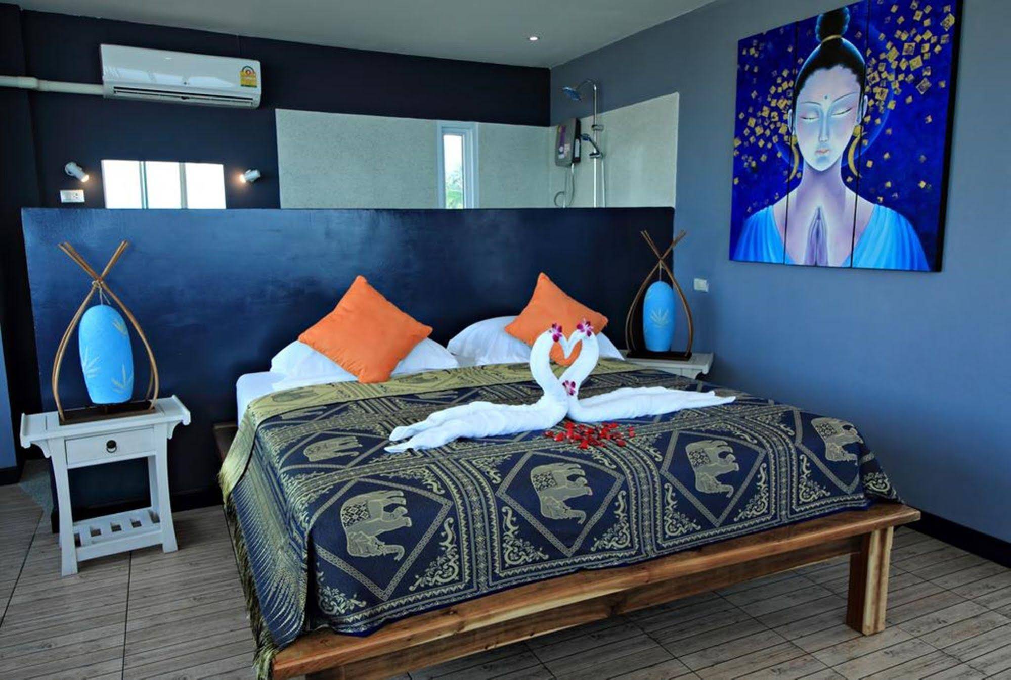 Anjali Koh Samui