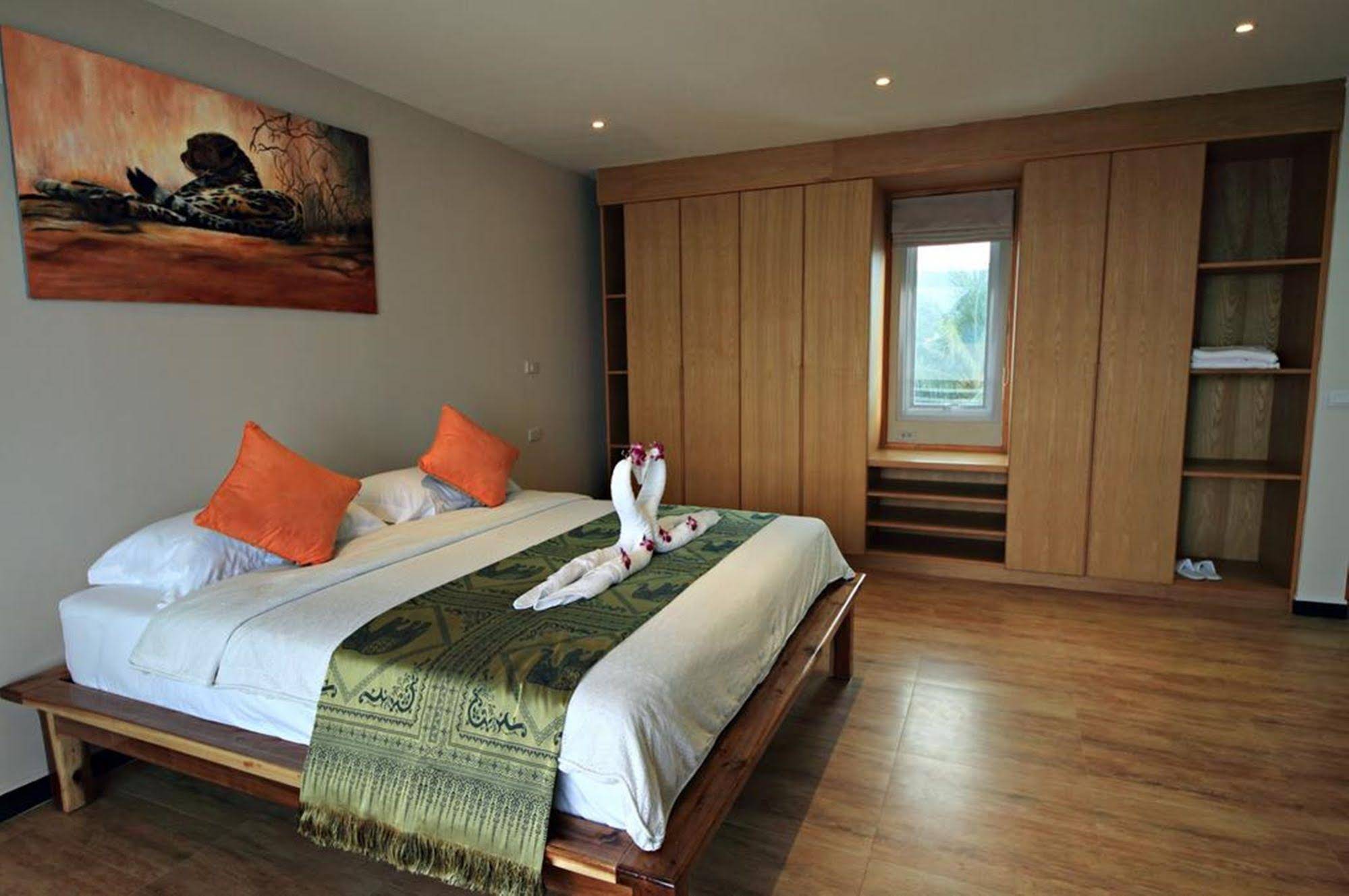 Anjali Koh Samui