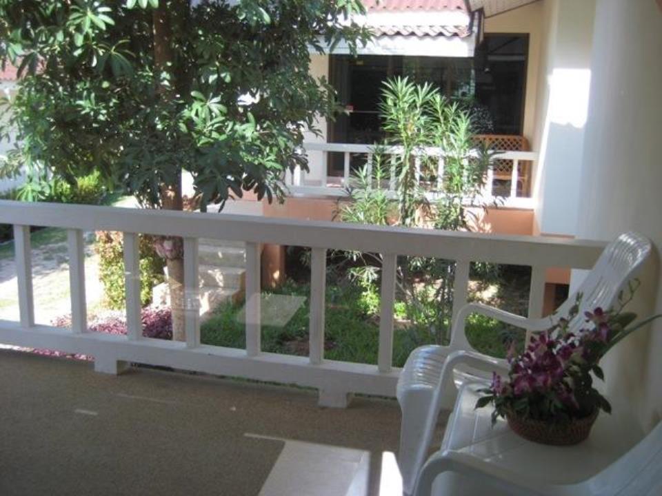 Baan Saen Sook Villas