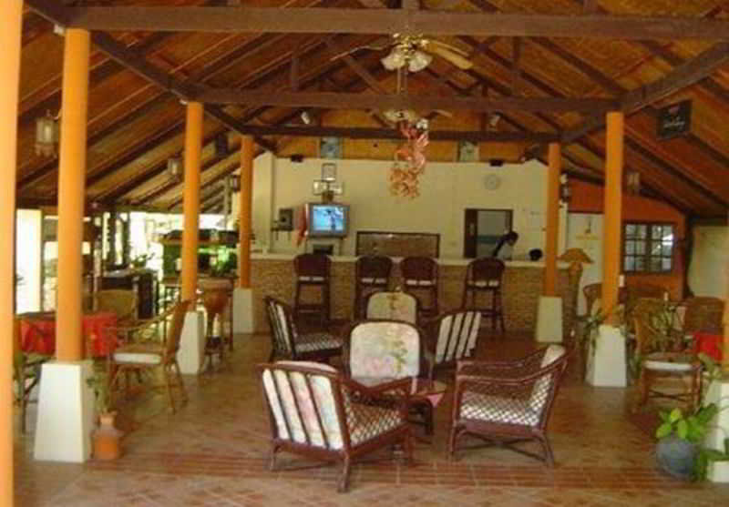 Harry's Bungalows & Restaurant